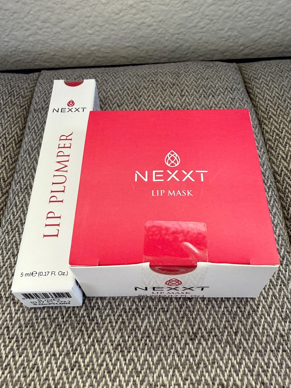 Nexxt Lip Mask & Lip Plumper β Lip Care Bundle - Picture 3 of 14